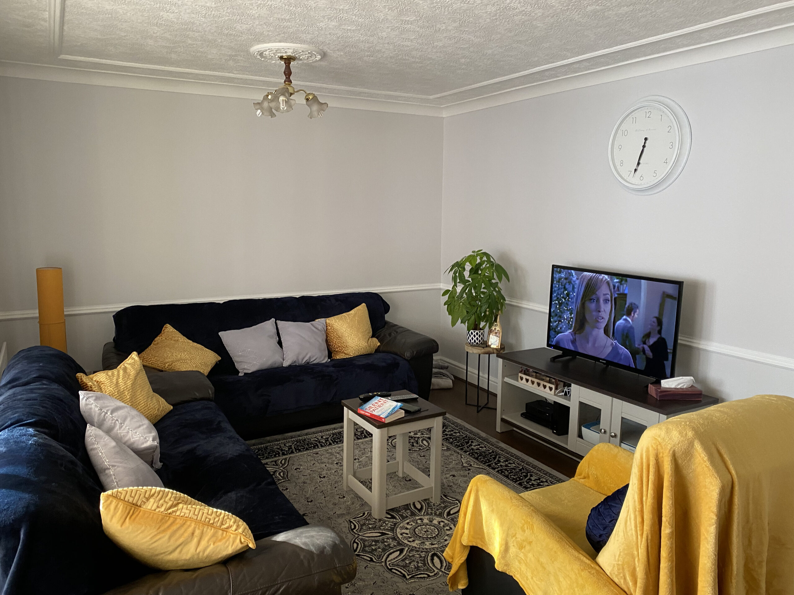 peter_john_decorator_kam_living_room_1-scaled